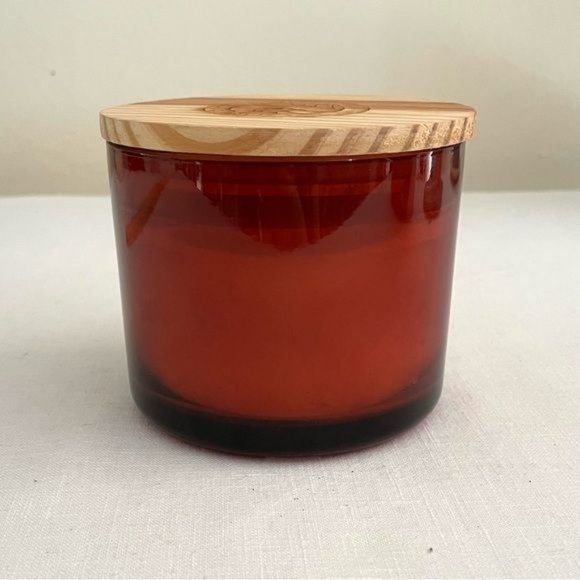 Double Wick Farm to Aromatherapy Candle in Lemon Essential Oil 9.7 Oz New - Picture 6 of 9